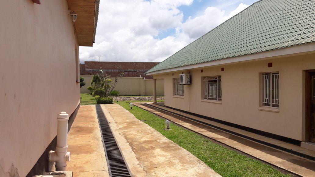 Emmaculate Lodge Mzuzu Bagian luar foto